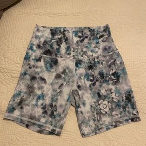 Lululemon high rise Align Biker Short 6”